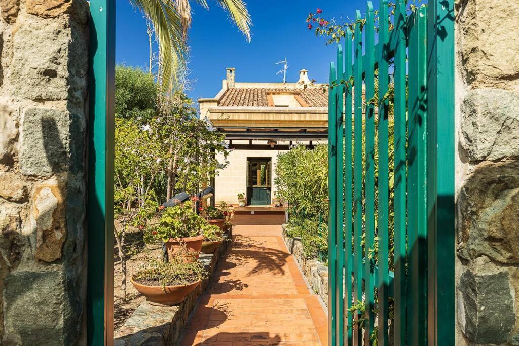 Casa Al Mare Dei 7 Emiri Villa Чефалу Екстериор снимка